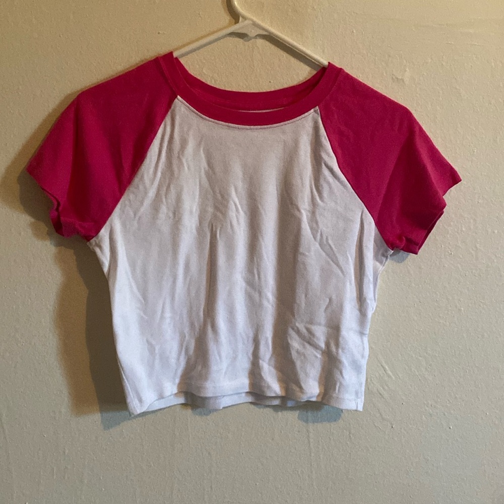Brand-Hollister, color-pink and white, size-medium